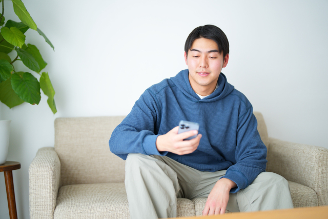 社会人の一人暮らし、費用はどのくらい？ 月収とのバランスもチェック