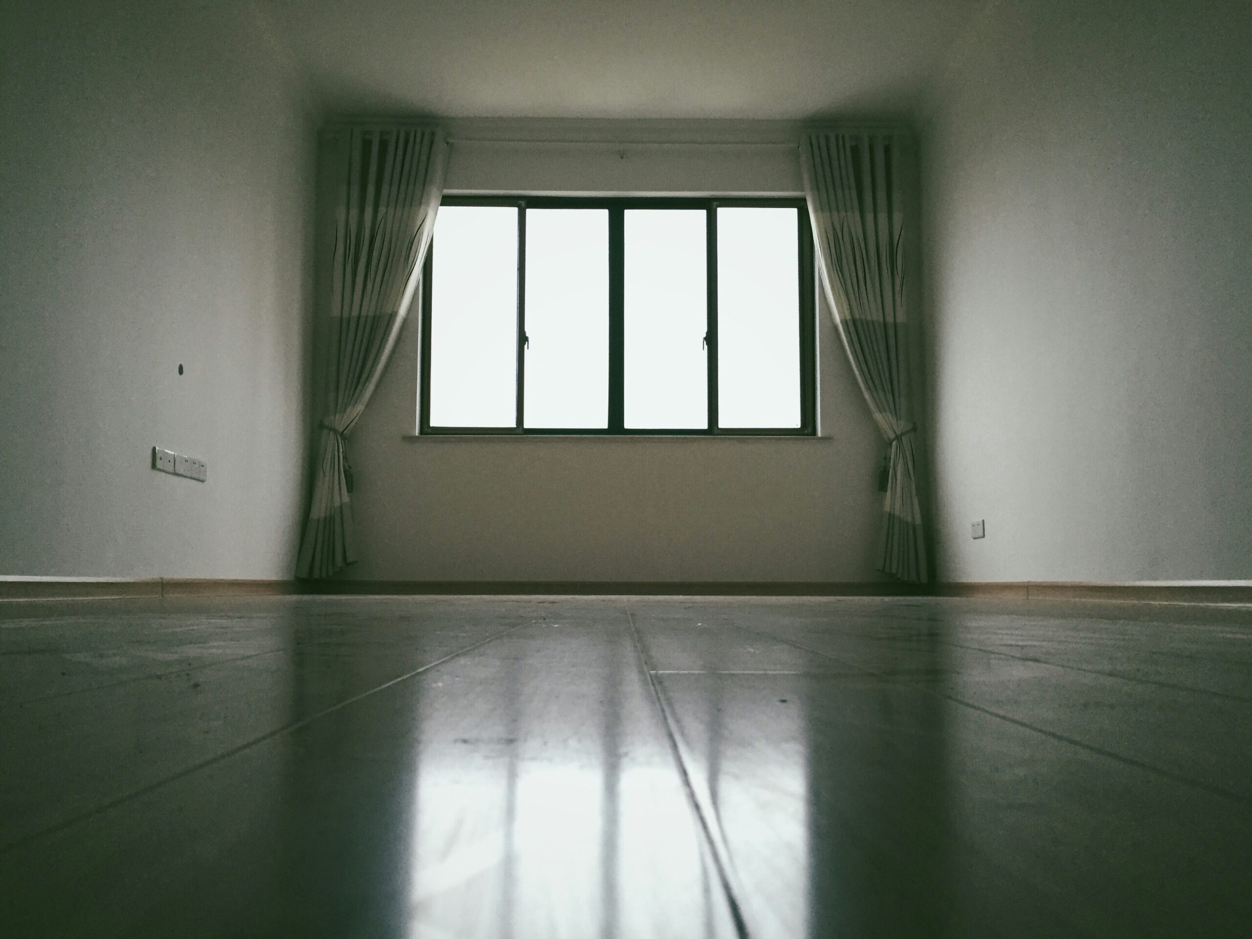 経年劣化ってどこまで認められる？ 賃貸での修繕トラブルを防ぐために知るべきこと